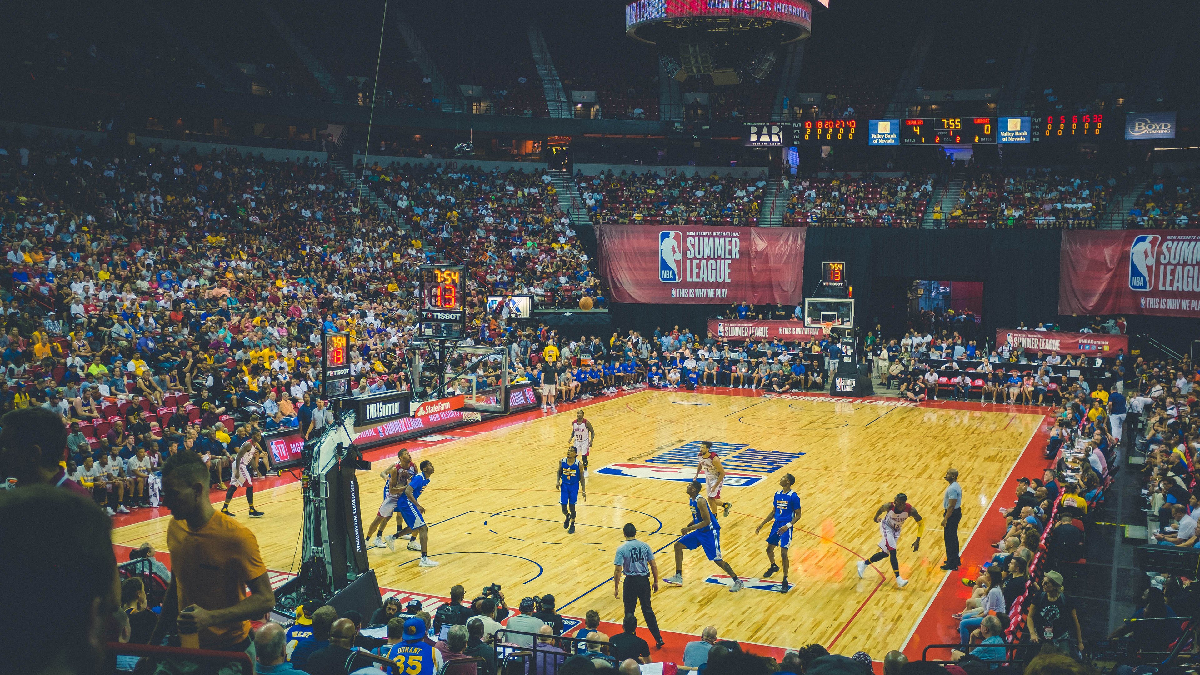 骑士赛后发布战术分析图解引发战术爱好者讨论，骑士 队